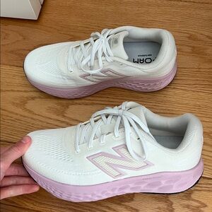 Women’s New Balance Evoz V3 running shoe